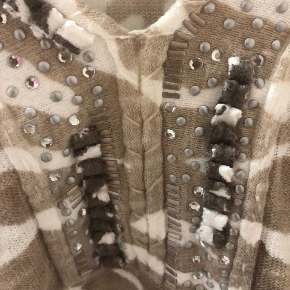 Chico’s taupe ombre zebra tunic with beads 2 - Picture 8 of 8